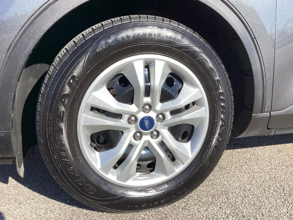 Used 2020 Ford Escape S image 19