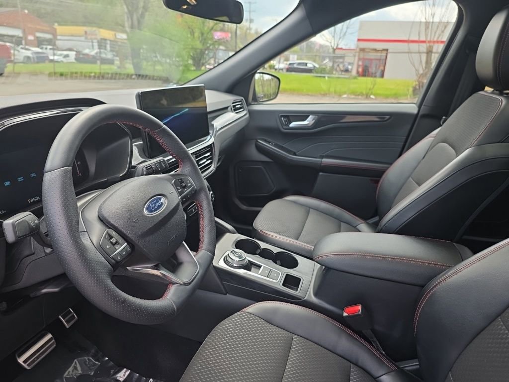 Certified 2024 Ford Escape ST-Line w/ Tech Pack #1 image 17