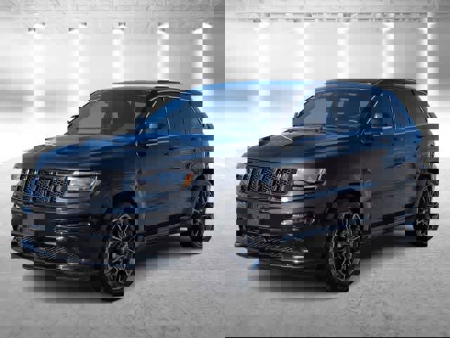 Used 2015 Jeep Grand Cherokee SRT w/ Luxury Group II image 4