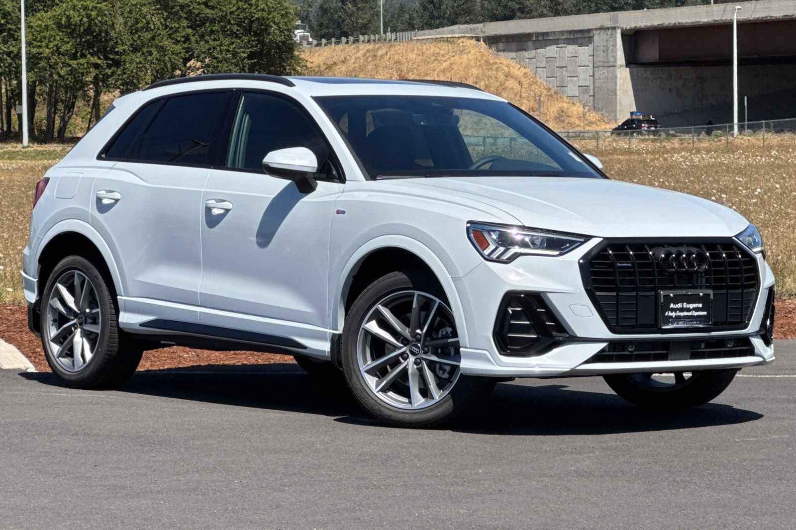 New 2025 Audi Q3 2.0T Premium