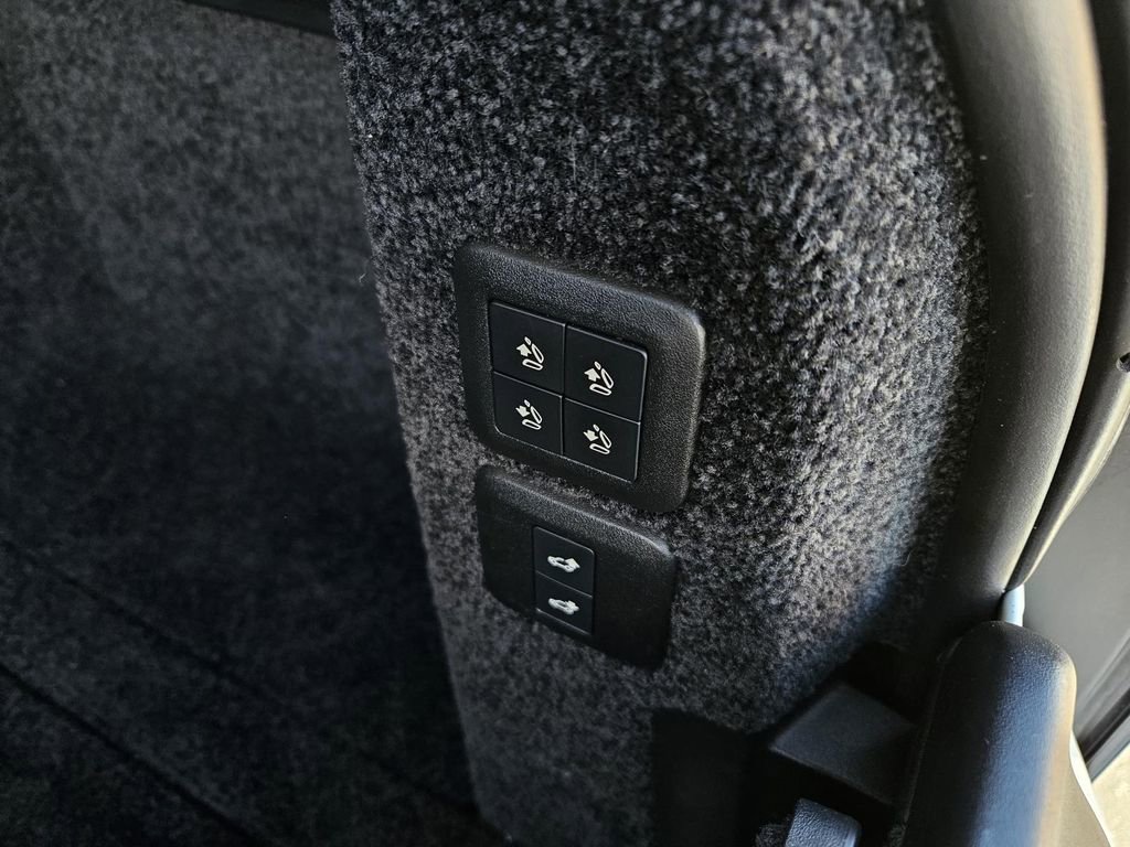 Used 2022 Land Rover Range Rover Westminster Edition image 12