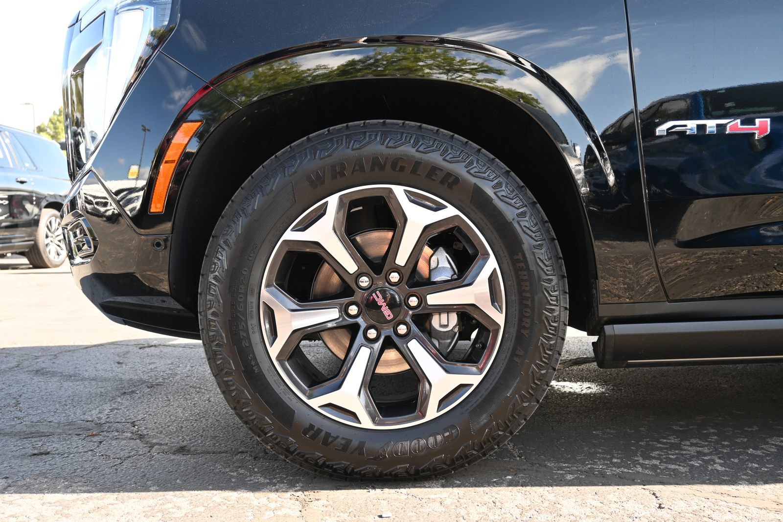Used 2026 GMC Yukon XL AT4 Ultimate AWD/4WD image 30