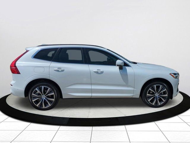 Used 2022 Volvo XC60 B5 Momentum w/ Advanced Package AWD/4WD image 2