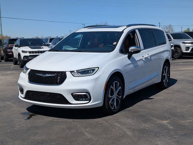 New 2026 Chrysler Pacifica Pinnacle image 4