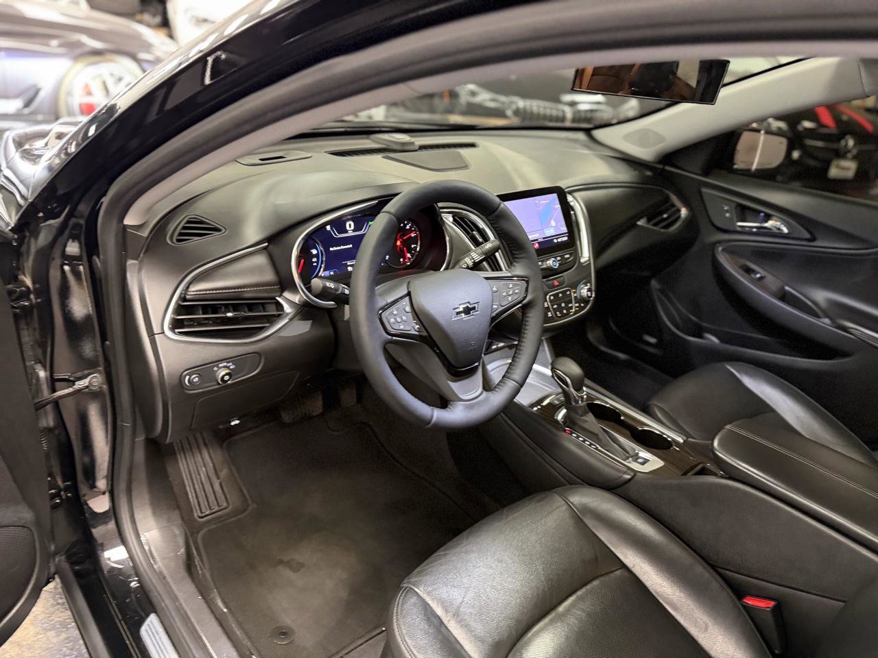 Used 2019 Chevrolet Malibu Premier w/ Sun and Wheel Package image 17