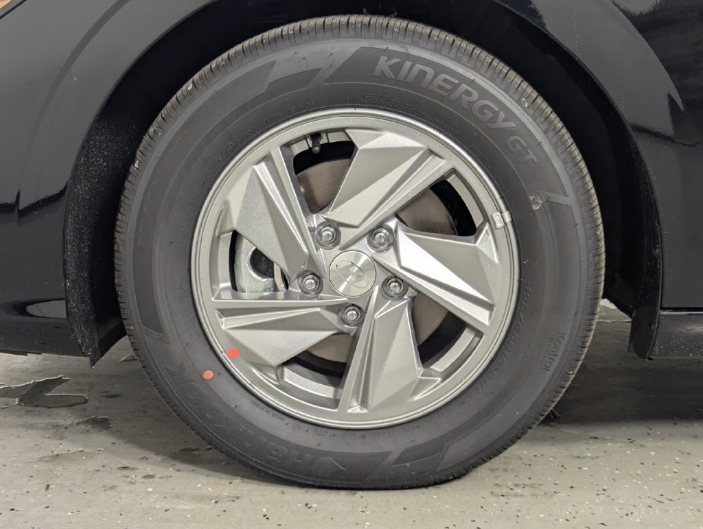 New 2026 Hyundai Elantra SE FWD image 9