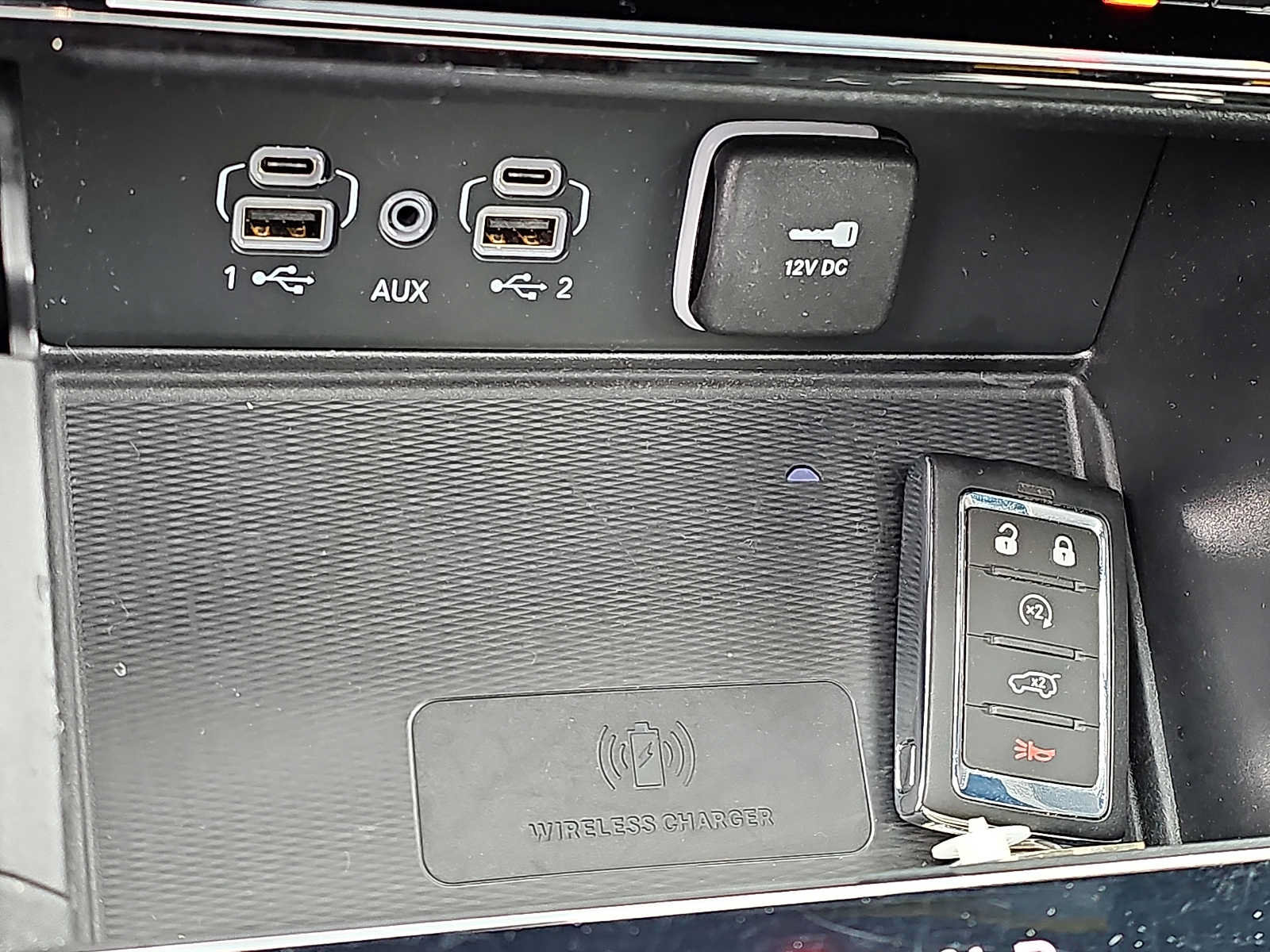 Used 2025 Jeep Grand Cherokee Altitude AWD/4WD image 24