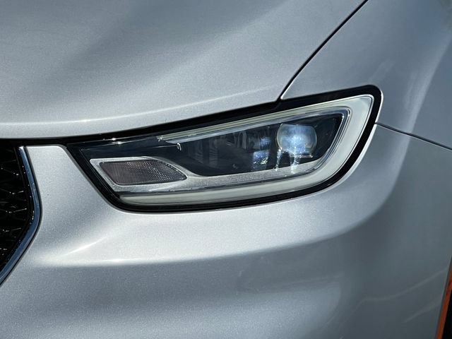 Used 2023 Chrysler Pacifica Touring-L FWD image 42