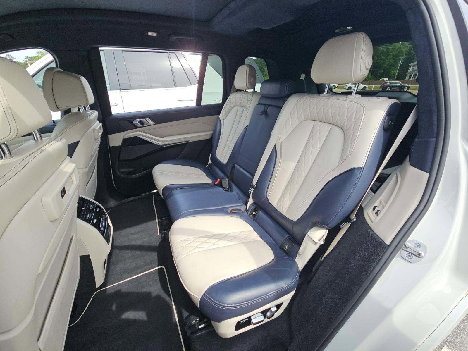 Used 2021 BMW X7 M50i AWD/4WD image 6
