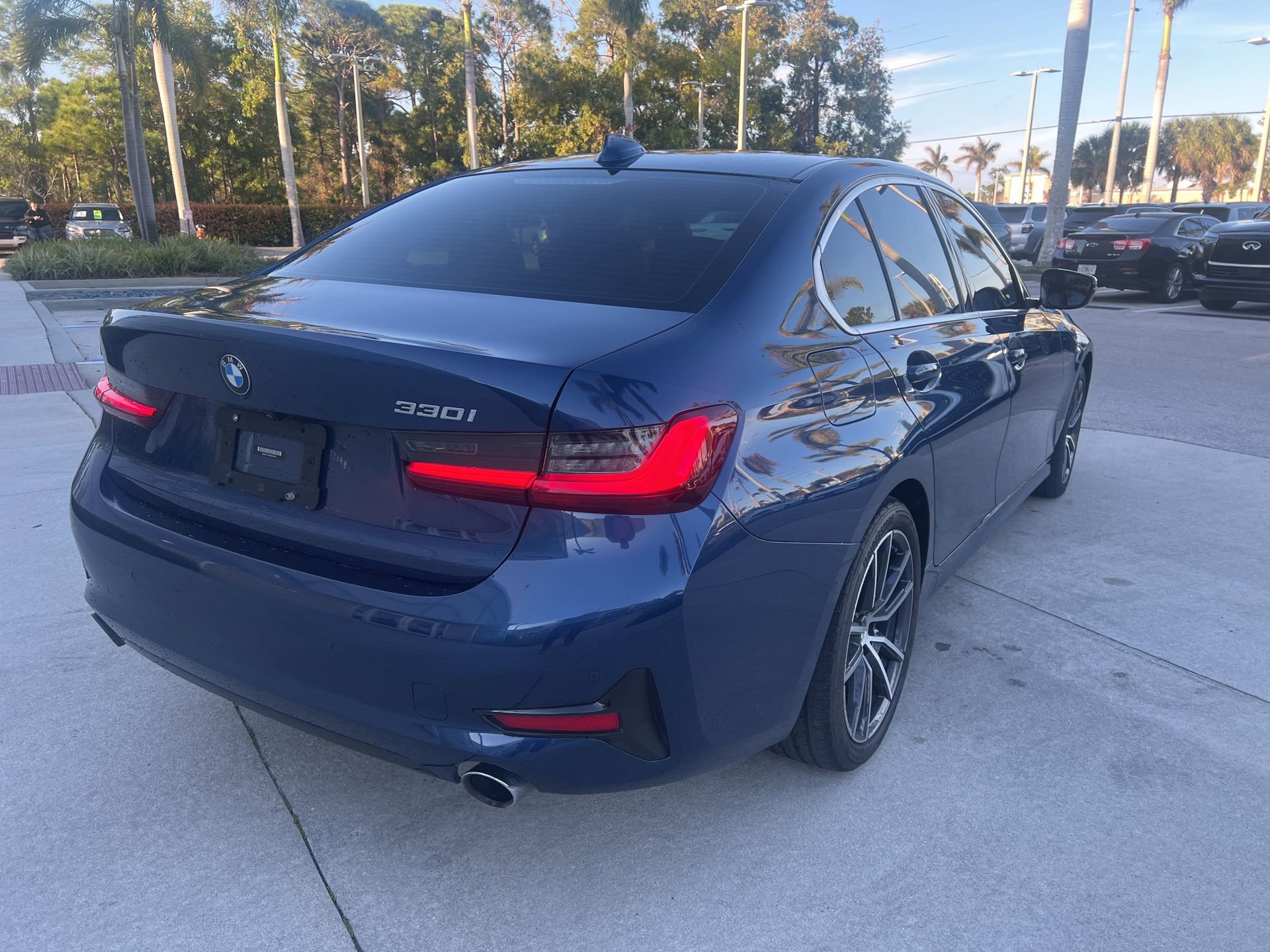 Used 2022 BMW 330i Sedan w/ Premium Package image 8