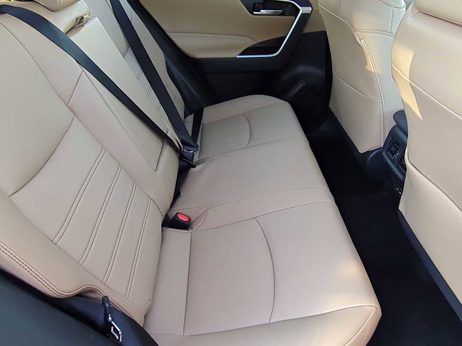 Used 2023 Toyota RAV4 XLE Premium image 22