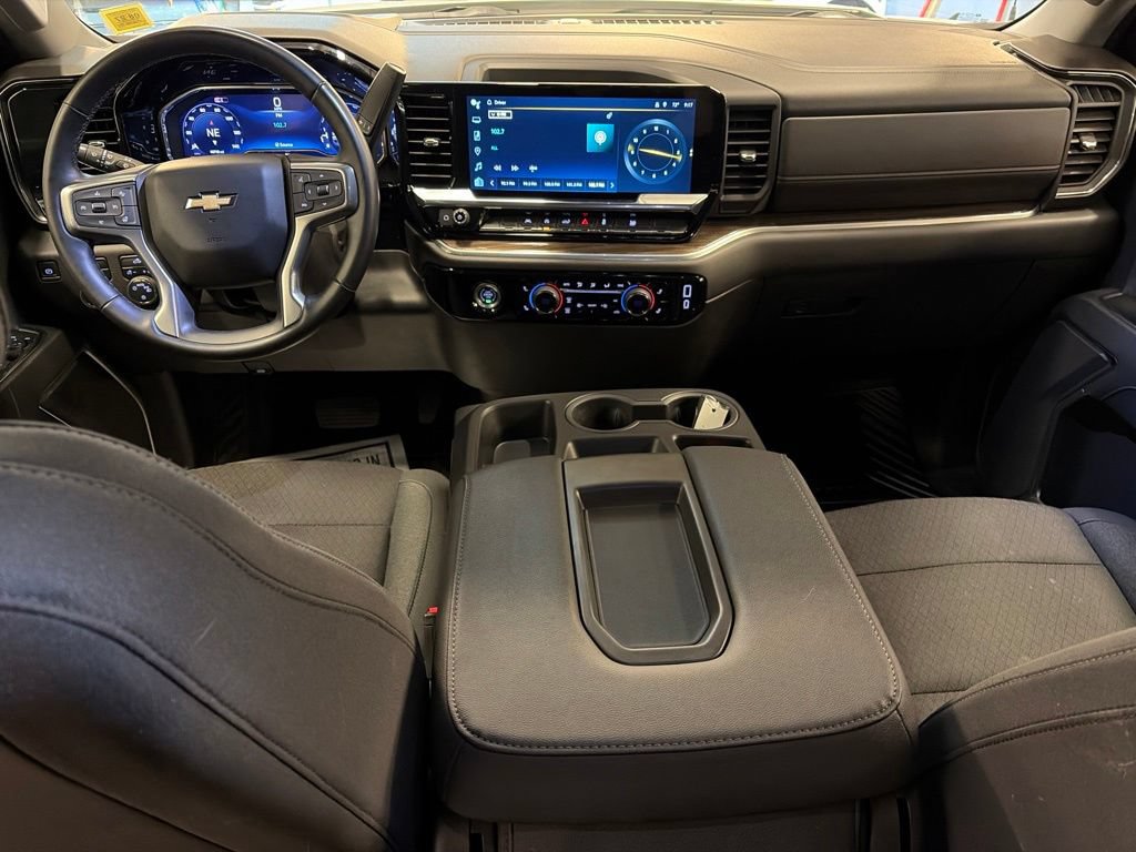 Used 2024 Chevrolet Silverado 1500 LT AWD/4WD image 28