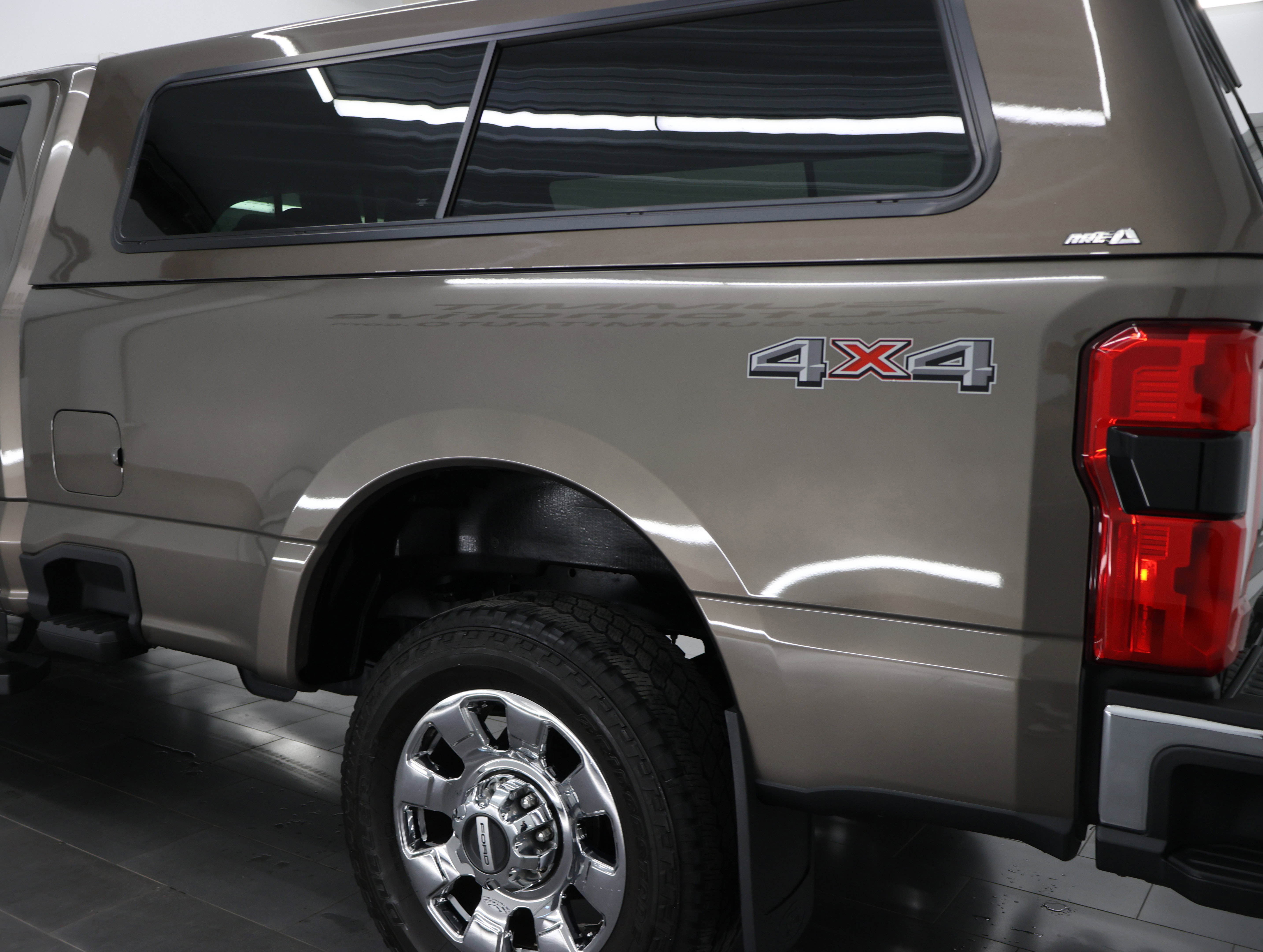 Used 2023 Ford F350 Lariat w/ Chrome Package AWD/4WD image 32