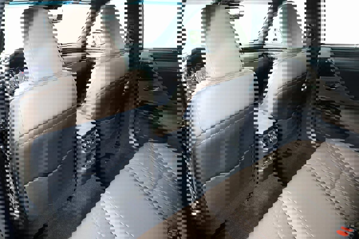 Used 2024 Lexus ES 350 Ultra Luxury w/ Accessory Package (Z2) image 52