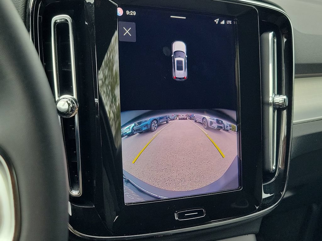 New 2026 Volvo XC40 B5 Core AWD/4WD image 9