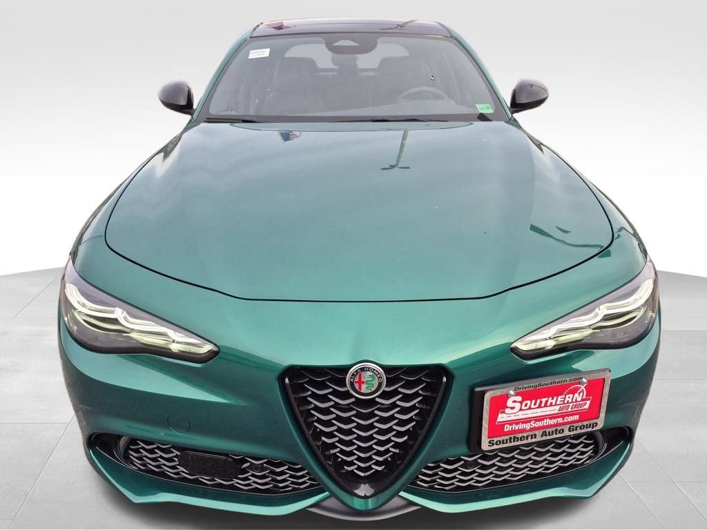 New 2025 Alfa Romeo Giulia w/ Driving Assist Package image 8