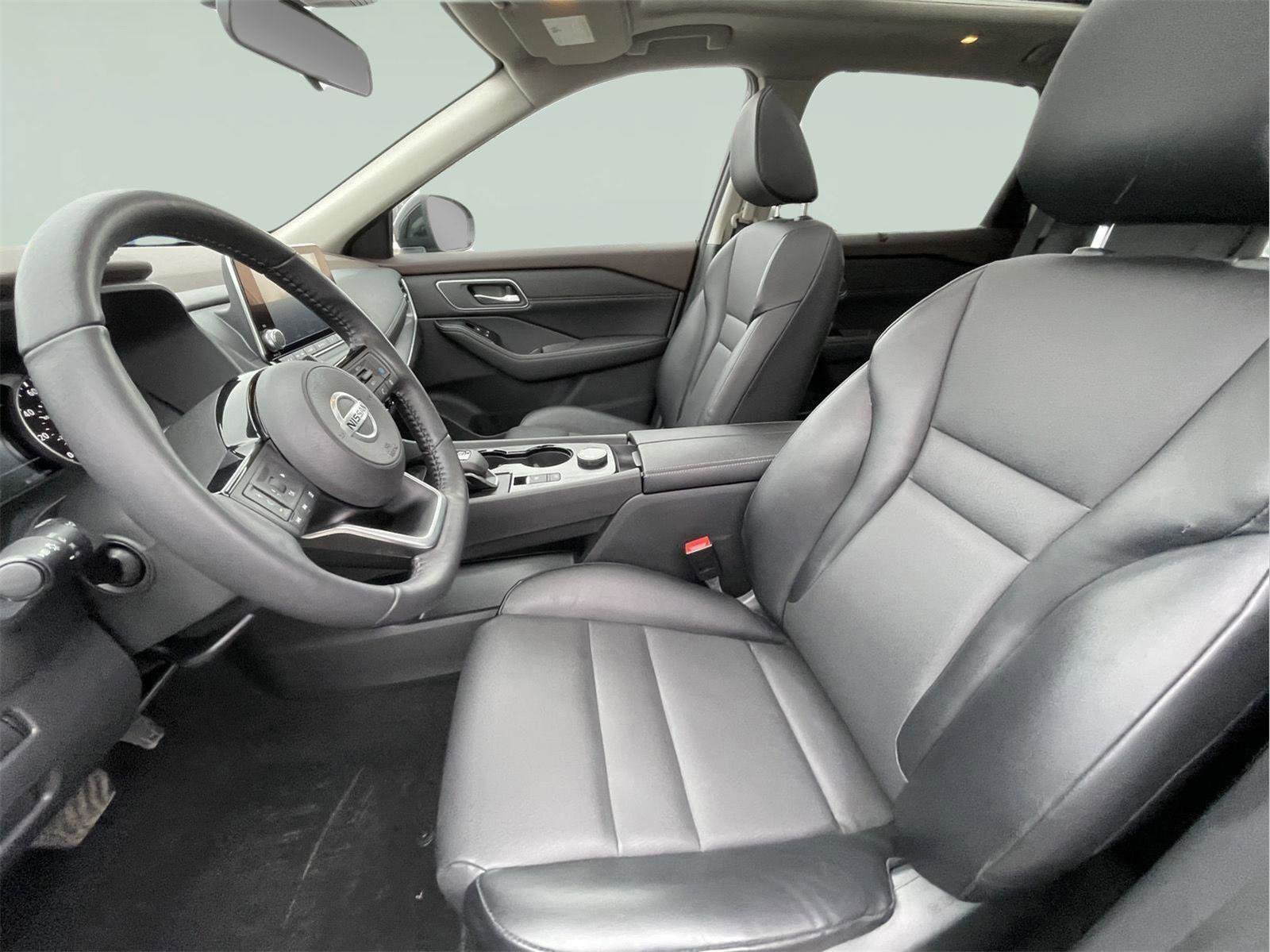 Used 2021 Nissan Rogue SV w/ Premium Package image 14