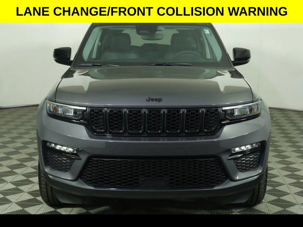 Used 2023 Jeep Grand Cherokee Limited w/ Black Appearance Package AWD/4WD image 12