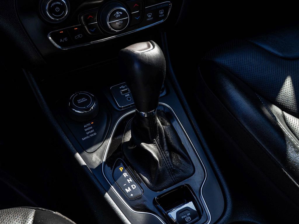 Used 2023 Jeep Cherokee Altitude Lux w/ Lux Elite Package image 26