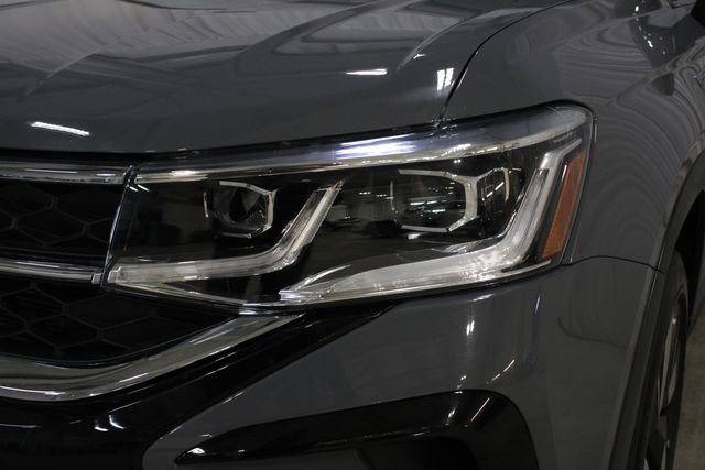 Used 2024 Volkswagen Taos SEL AWD/4WD image 34