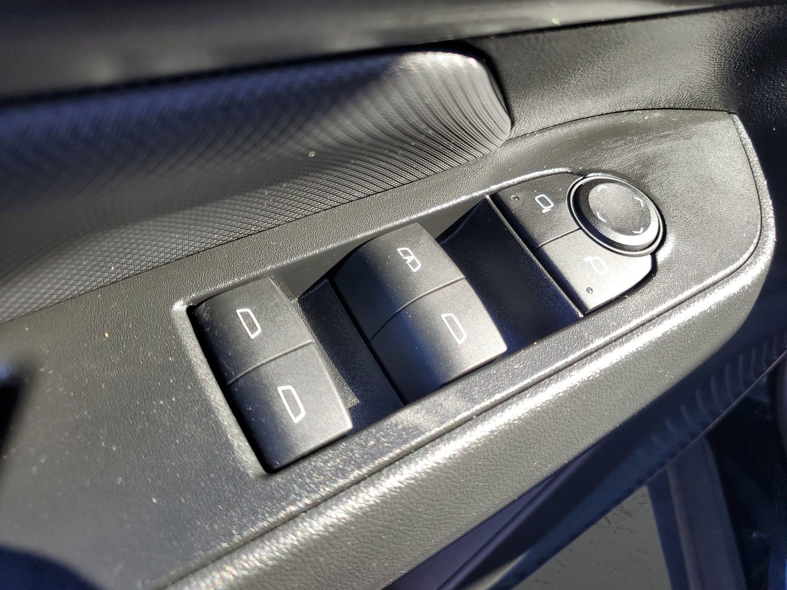 Used 2024 Chevrolet Equinox EV RS image 21