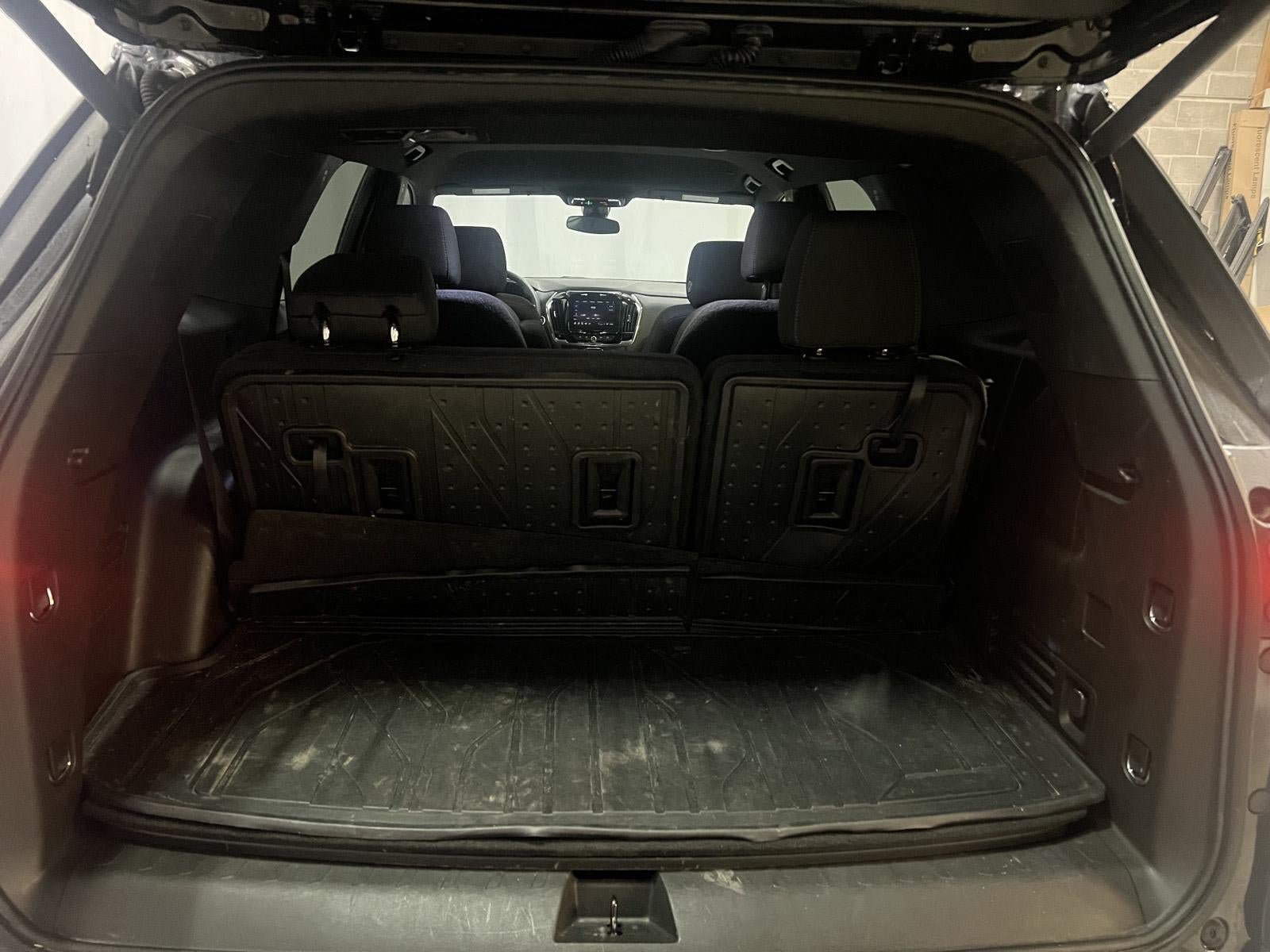 Used 2023 Chevrolet Traverse LT FWD image 25
