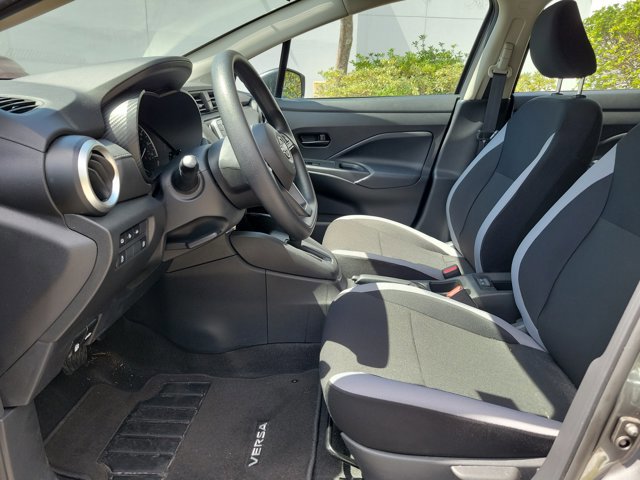 Used 2025 Nissan Versa S w/ Trunk Package image 28