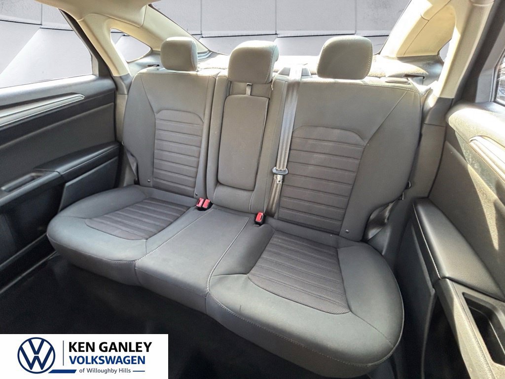 Used 2020 Ford Fusion SE FWD image 19