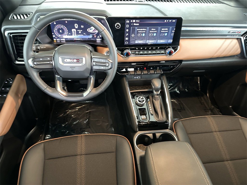 Used 2025 GMC Canyon AT4 image 15