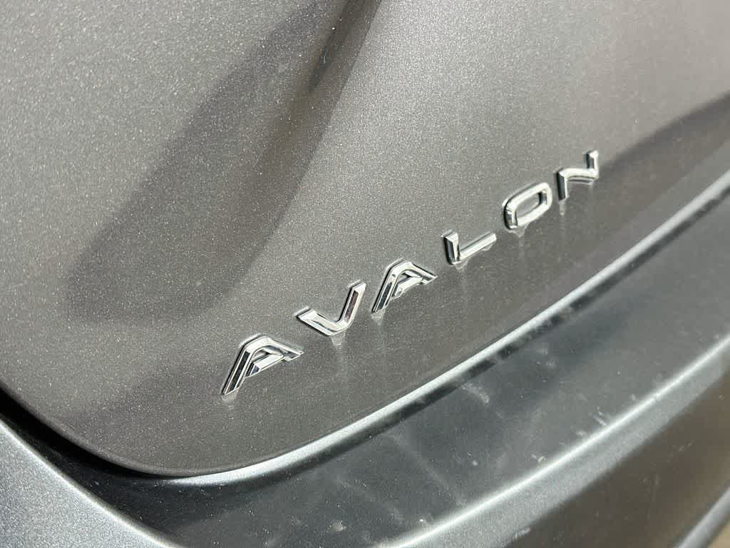 Used 2013 Toyota Avalon Limited FWD image 7