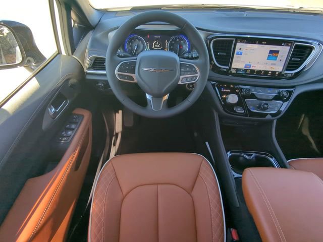 New 2026 Chrysler Pacifica Pinnacle w/ Trailer Tow Group image 21