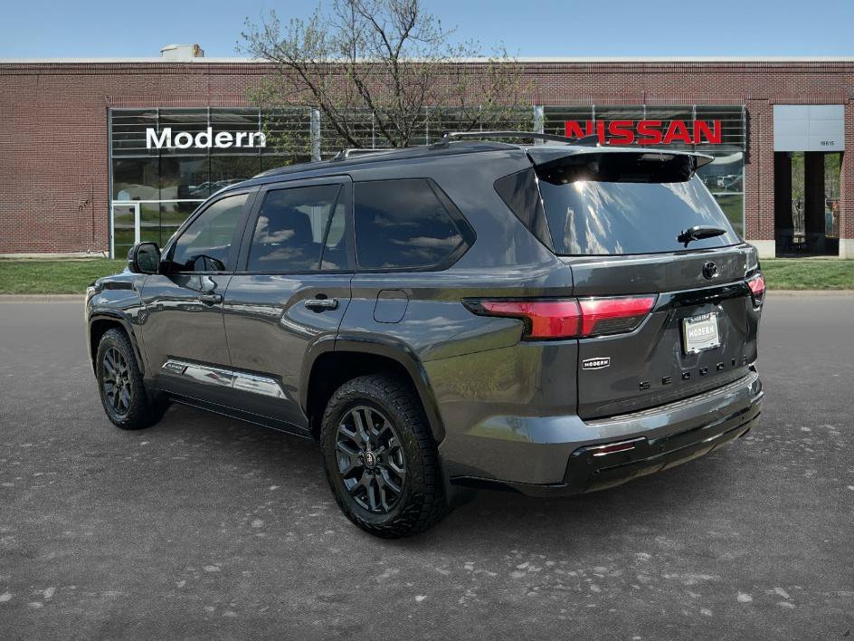 Used 2026 Toyota Sequoia Platinum AWD/4WD image 2