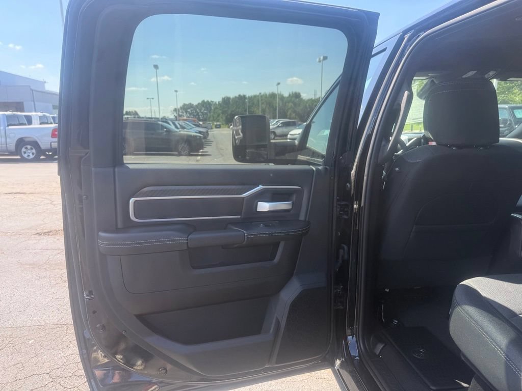 New 2026 RAM 2500 Big Horn AWD/4WD image 36