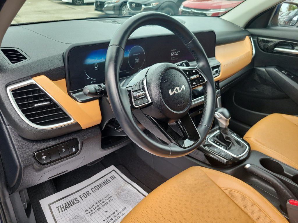 Used 2024 Kia Seltos EX AWD/4WD image 32