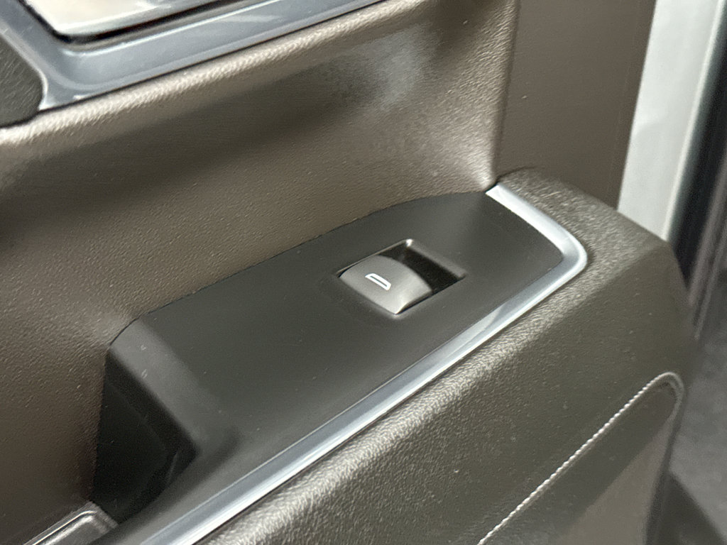 Used 2024 Chevrolet Silverado 1500 LT image 31