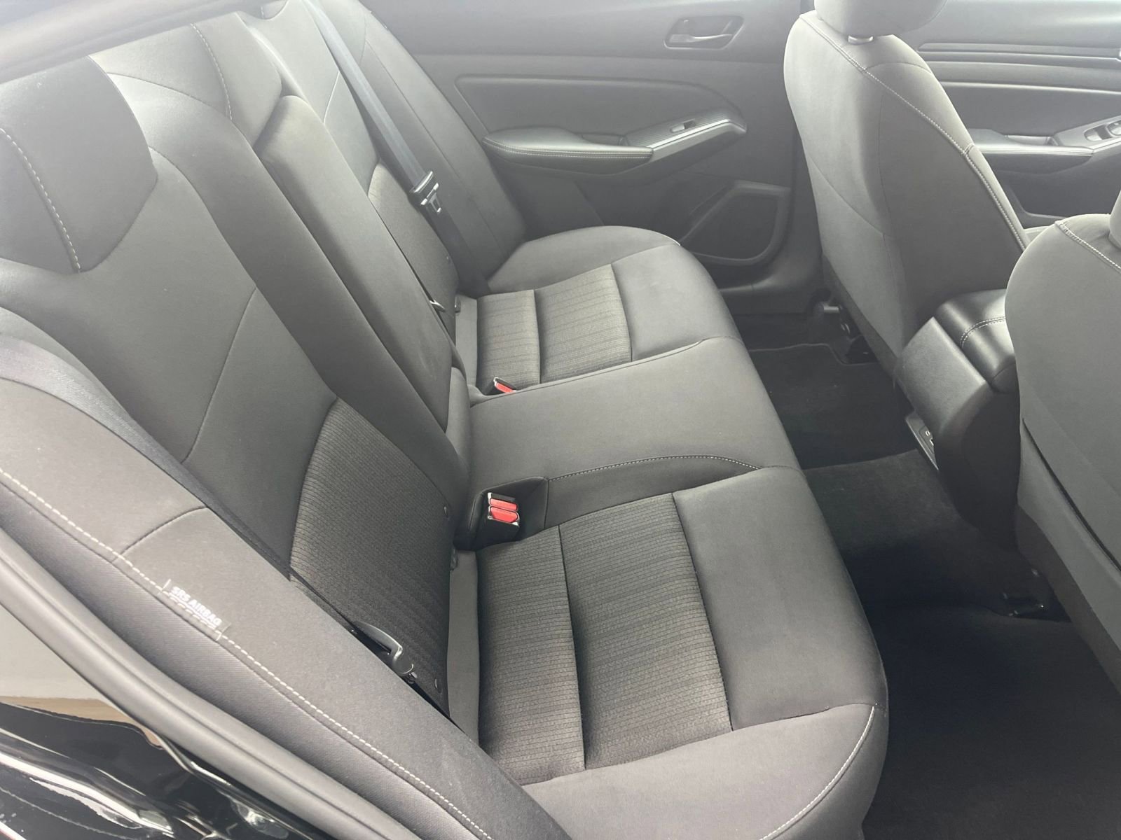 Used 2025 Nissan Altima 2.5 SV FWD image 38
