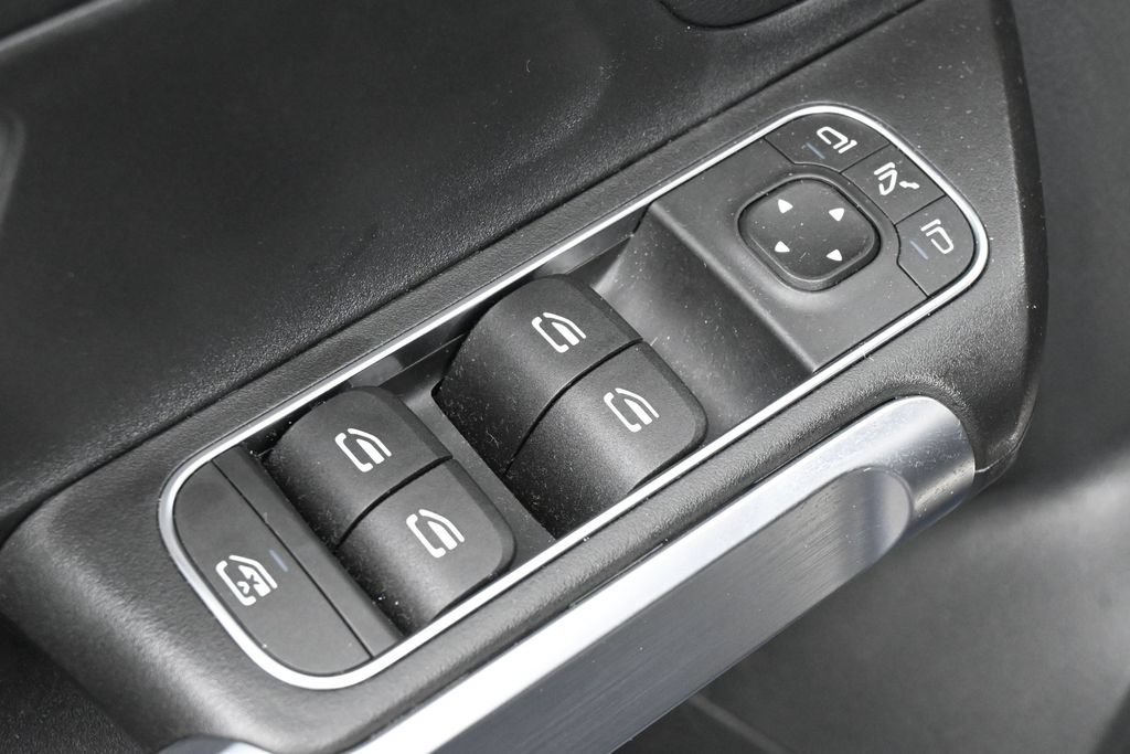 Used 2025 Mercedes-Benz GLB 250 image 15