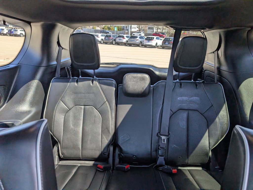 Used 2020 Chrysler Pacifica Limited w/ Advanced Safetytec Group FWD image 25