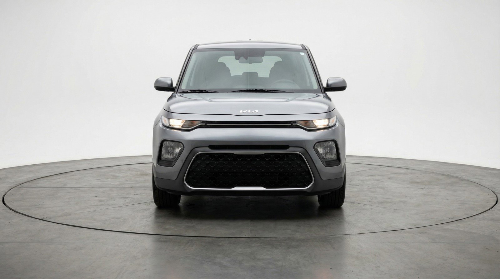 Used 2025 Kia Soul LX w/ LX Technology Package FWD image 2