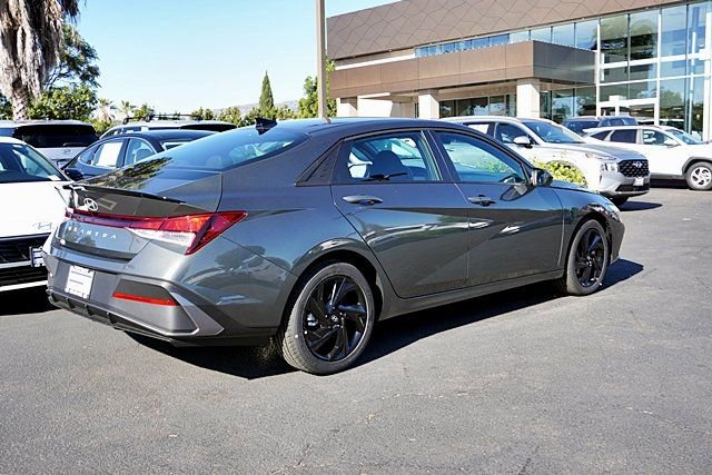 Certified 2026 Hyundai Elantra Sport image 8