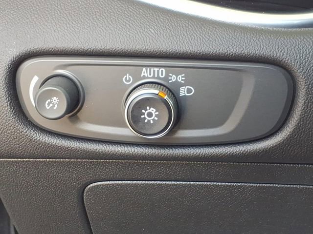 Used 2023 Chevrolet Malibu LT FWD image 30