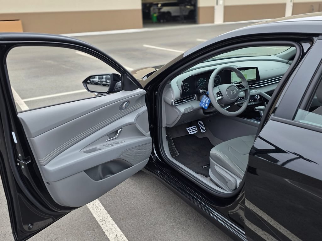 New 2026 Hyundai Elantra Sport FWD image 36