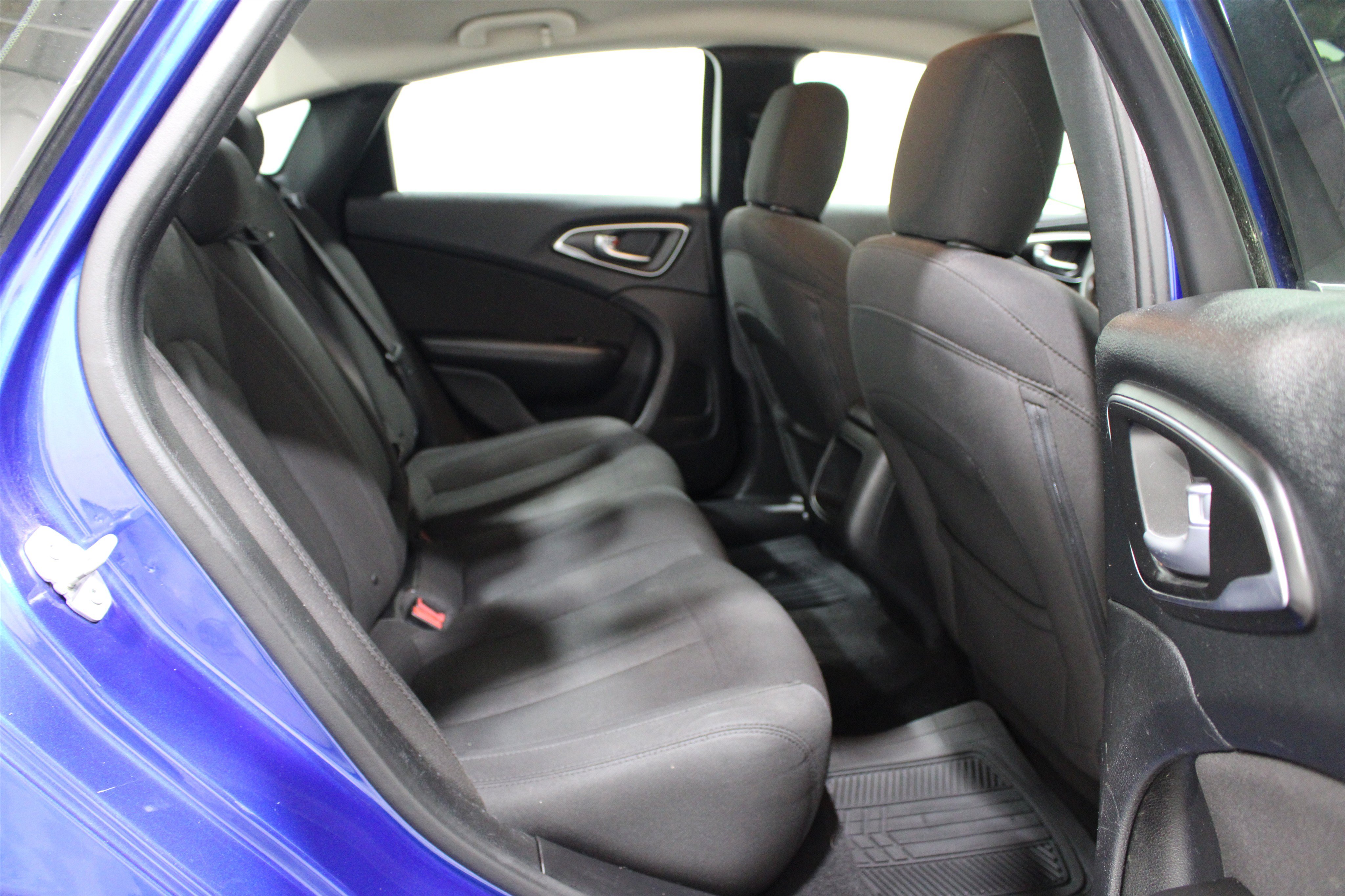Used 2015 Chrysler 200 Limited FWD image 19
