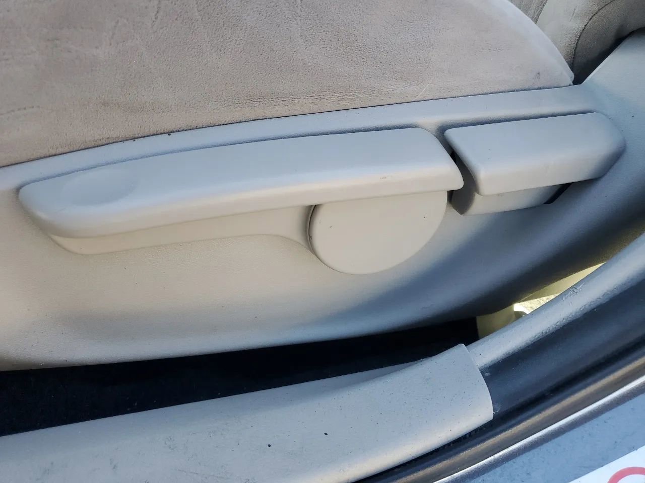 Used 2010 Toyota Corolla LE FWD image 43