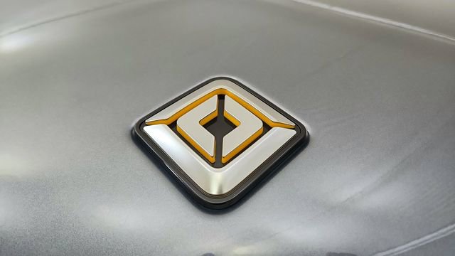 Used 2025 Rivian R1S Adventure image 16