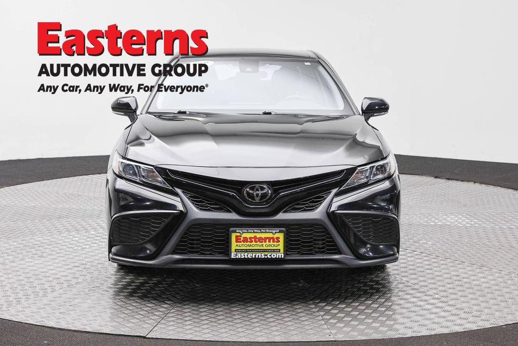 Used 2023 Toyota Camry SE FWD image 4