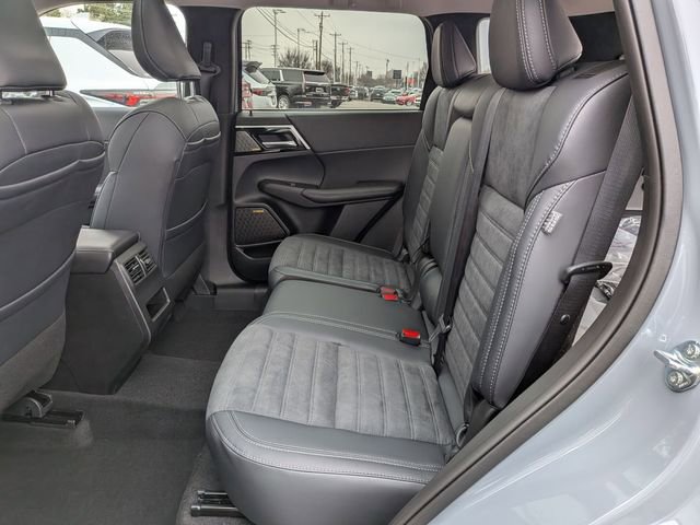 New 2026 Mitsubishi Outlander SE image 28