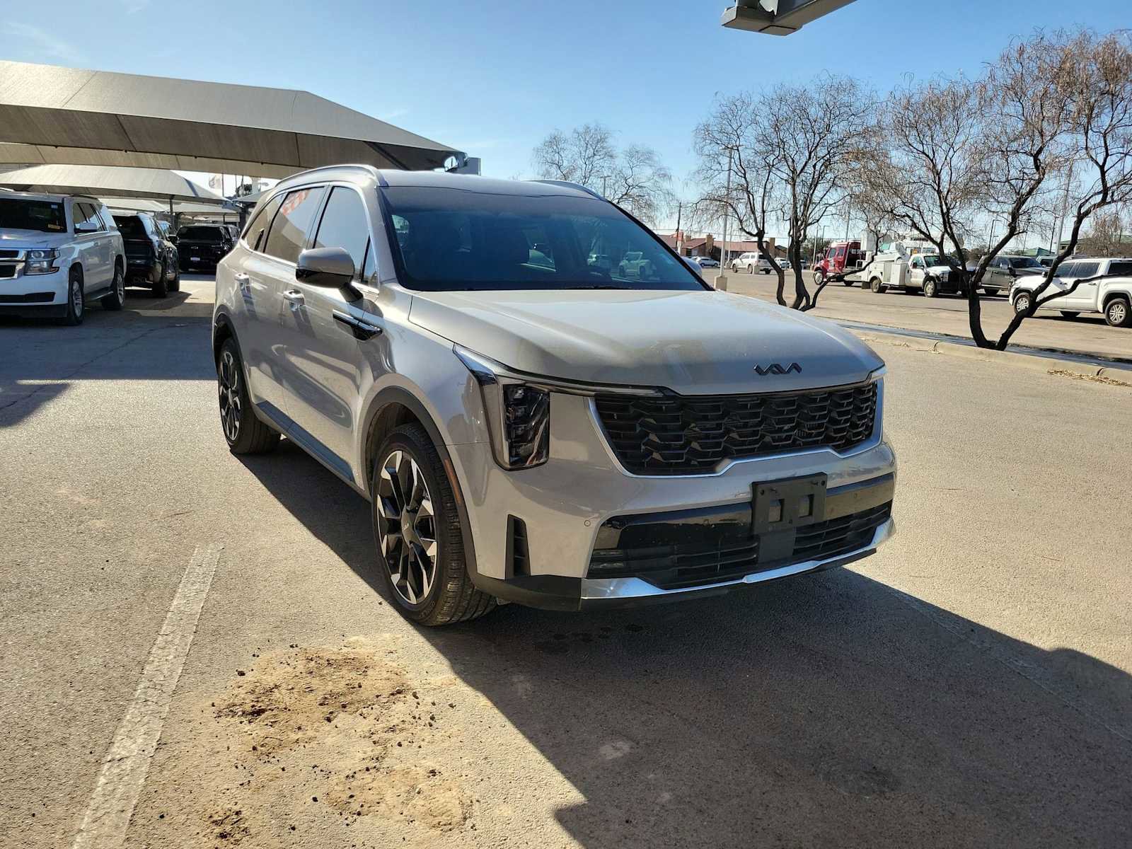 Used 2025 Kia Sorento EX image 2