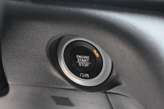 Used 2019 Chrysler Pacifica Touring Plus w/ S Appearance Package FWD image 28
