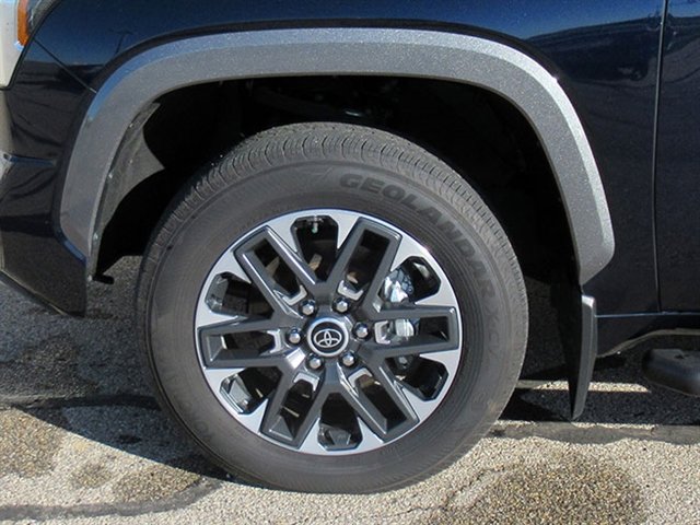 Used 2024 Toyota Tundra Limited w/ Power Package image 9
